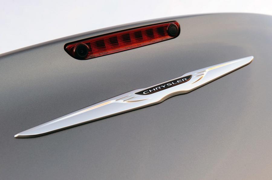  Chrysler 300C S 2012 года  (фото 32 из 46)